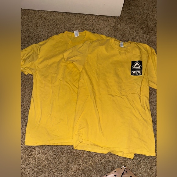 Bundle two yellow workout size large men’s shirts - Picture 1 of 5